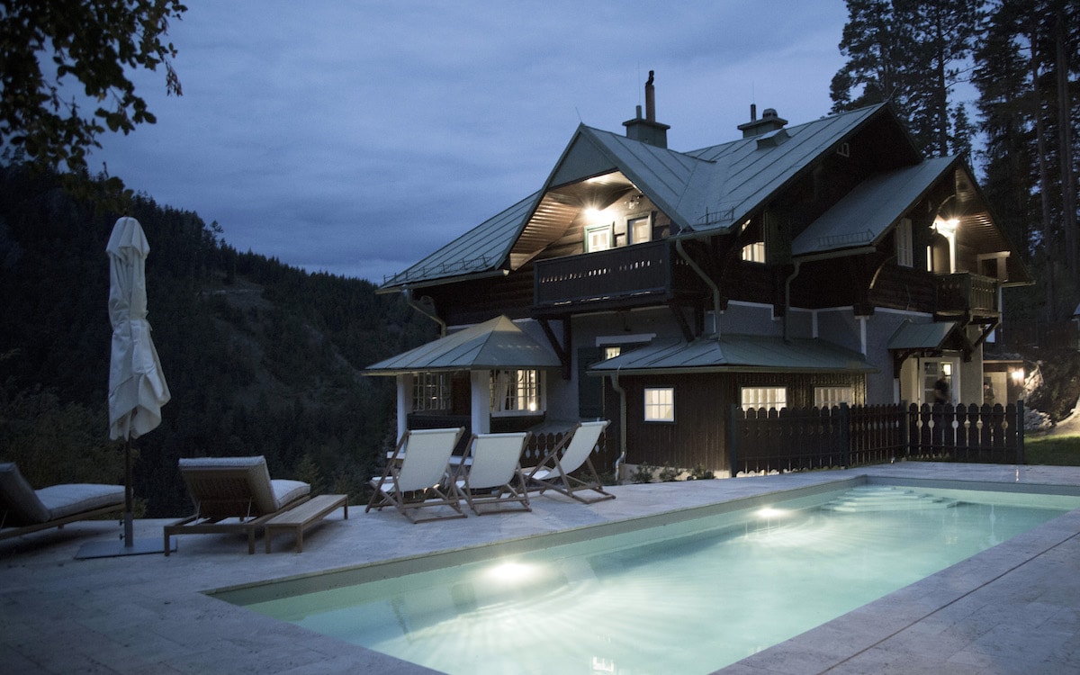 Die Villa Antoinette bei Nacht